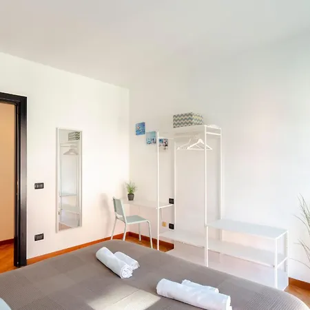 Dock Of The Bay Genova- 2b 1b- 2 Garage E Balcone By Interhome Lägenhet Genua