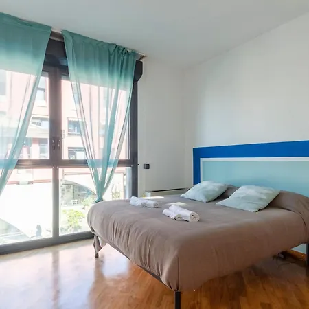 Dock Of The Bay Genova- 2b 1b- 2 Garage E Balcone By Interhome *