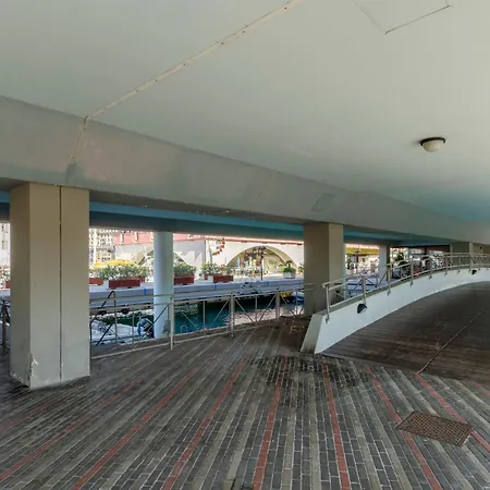 Dock Of The Bay Genova- 2b 1b- 2 Garage E Balcone By Interhome Lägenhet
