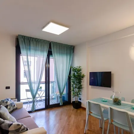 Dock Of The Bay Genova- 2b 1b- 2 Garage E Balcone By Interhome