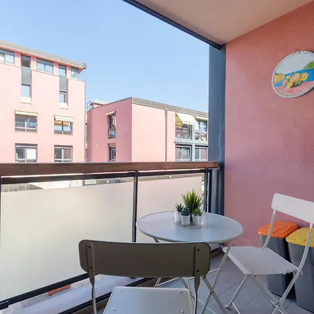 Dock Of The Bay Genova- 2b 1b- 2 Garage E Balcone By Interhome Cenova
