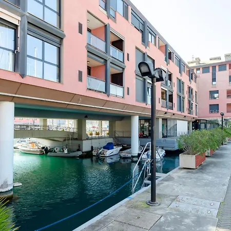 Dock Of The Bay Genova- 2b 1b- 2 Garage E Balcone By Interhome *