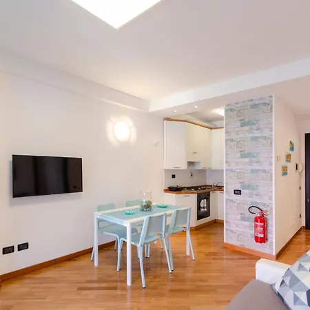 Lägenhet Dock Of The Bay Genova- 2b 1b- 2 Garage E Balcone By Interhome *